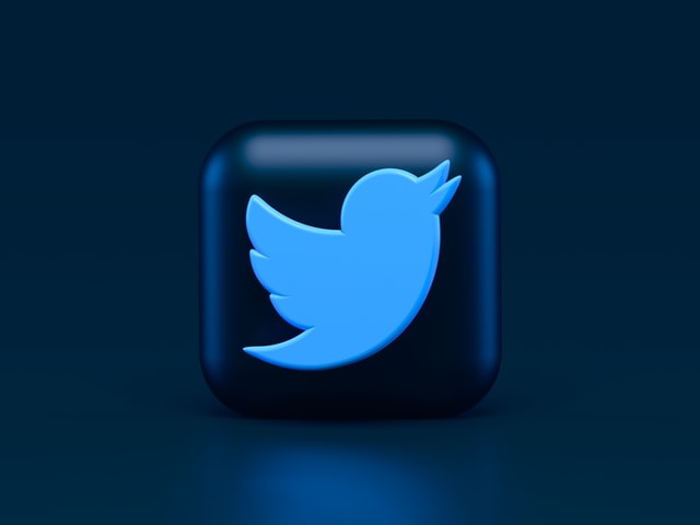 How to make money on Twitter